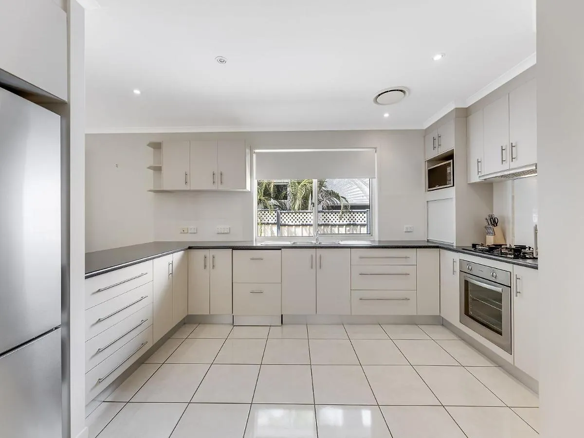 Holiday home 11 Wills Avenue Golden Beach Qld Australia