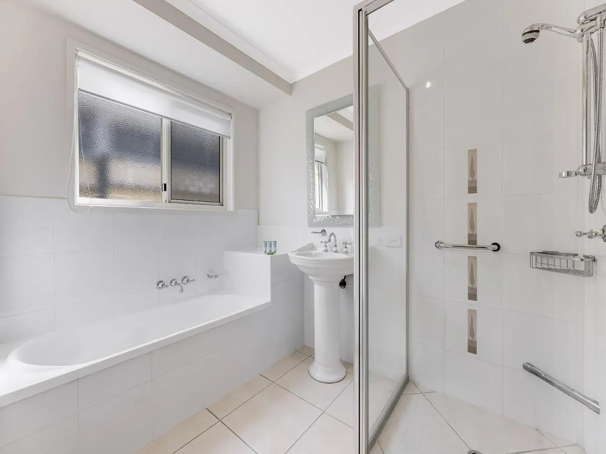 11 Wills Avenue Golden Beach Qld Holiday home